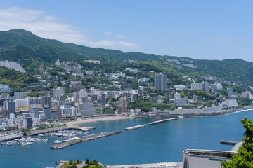 Obraz premium 静岡県熱海市の街並み