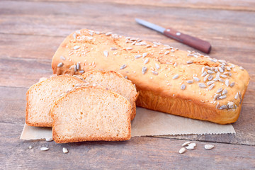 Kastenbrot mit Körnern	