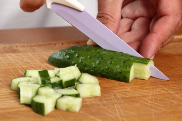 Dicing cucumber