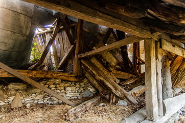 wnętrze stodoły © wedrownik52