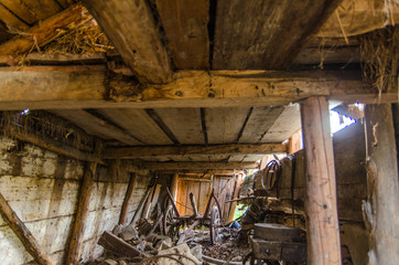 wnętrze stodoły © wedrownik52