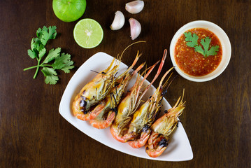 Grilled shrimp and dipping sauce that is very appetizing