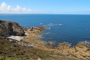 Fototapeta na wymiar atlantic coast (cap de la chèvre) in brittany (france)