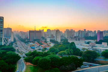 Obraz premium Nascer do Sol em Sampa