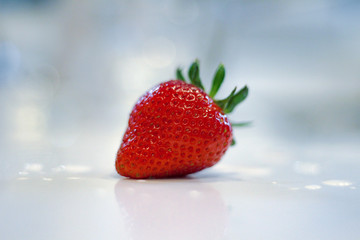 水滴のついたイチゴ