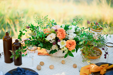 wedding table decor wedding flower arrangement Orange flowers	