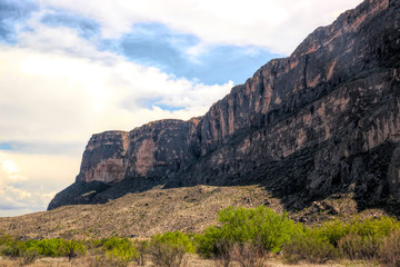 Desert mountains with clouds in the sky