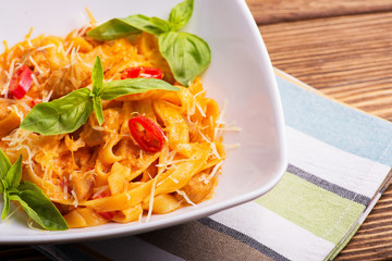 pasta, pasta with spinach, food, Italian spaghetti, spaghetti, pasta in a plate, 
pasta with vegetables