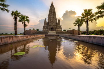 Obraz premium Phutthakhaya Pagoda at Panya Nantharam Temple, Important tourist attractions of Pathum Thani Province, Thailand, Jul 19, 2019.