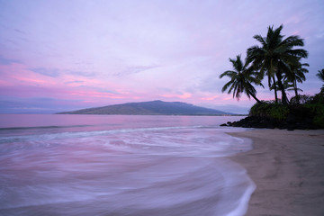 Fototapeta na wymiar Beautiful soft pastel beach waves Hawaii