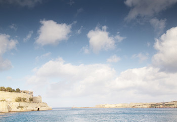 Fototapeta na wymiar entrances of the grand harbour in malta