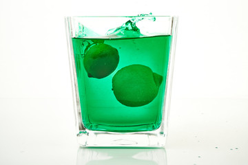 green lime cocktail with lemon