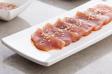 Sashimi di tonno