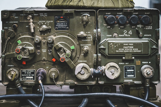 Transmitter-Receiver military radio