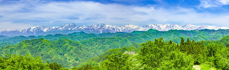 小川アルプスラインから眺める北アルプス、長野県上水内郡小川村にて