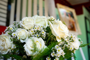 White rose bouquet decorated in the wedding
