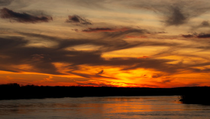 Fototapeta na wymiar Sunset on the Missouri River