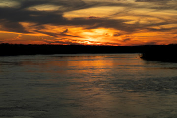 Fototapeta na wymiar Sunset on the Missouri River