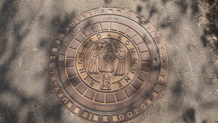 Pattern with drawing inside in brown