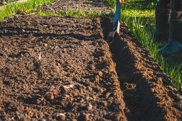 Using the Fokine Plane Cutter on a Bed to Dig Trenches