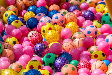 Fototapeta na wymiar lots of colored balls
