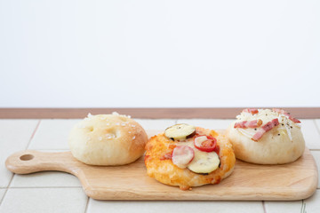 自宅でパン作り　フォカッチャ　フォカッチャピザ　おかずパン