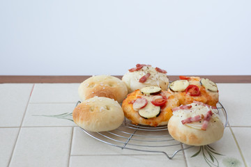 自宅でパン作り　フォカッチャ　フォカッチャピザ　おかずパン