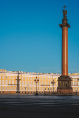 Fototapeta premium Palace square near the Hermitage in Saint Petersburg beautiful arch and column