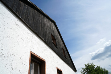 Fototapeta na wymiar Old residential building in rural still in Bavaria