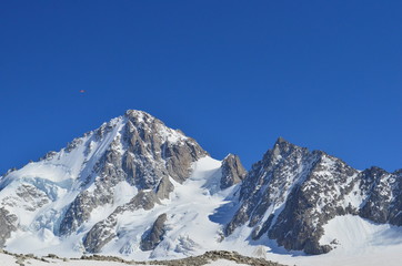 Fototapeta na wymiar Paisaje de montaña en los Alpes
