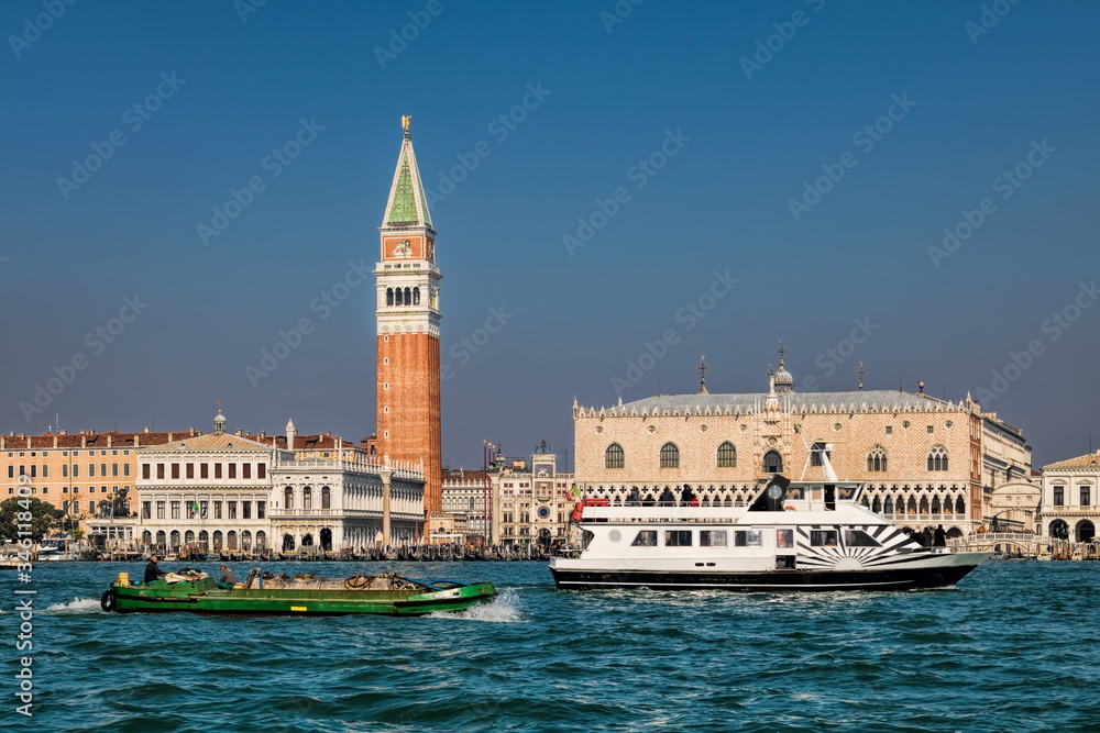 Wall mural venedig, italien - panorama von san marco