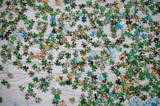 Puzzle układanka problem rozsypane