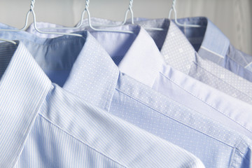 camisas lavadas y planchadas  en la tintorer&iacute;a

