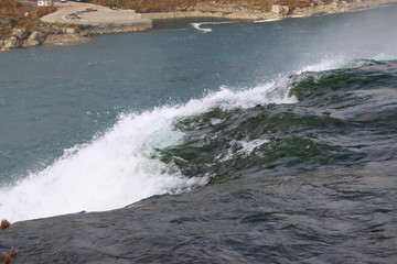 NIagara falls in autumn