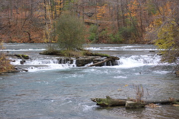 NIagara falls in autumn