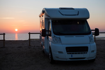 Autocaravana, viajes, vacaciones, libertad, motorhome, furgo, camper