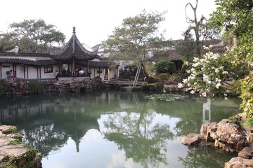Naklejka premium Etang du jardin du maître des filets à Suzhou, Chine