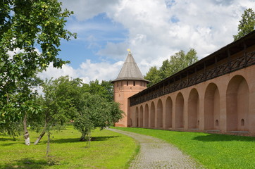 Fototapeta na wymiar Tower and wall of the Spaso-Evfimiev monastery. City of Suzdal. Golden ring of Russia