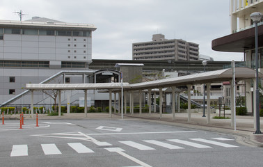 Fototapeta na wymiar 駅に隣接するタクシー乗り場