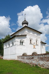 Fototapeta na wymiar Spaso-Evfimiev monastery in Suzdal. Gate Church of the Annunciation. Golden ring of Russia