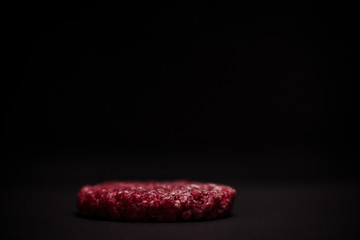 Raw beef, surowy kotlet wołowy, 