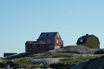 Obraz premium Traditional house in the greenlandic settlement of Nanortalik