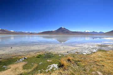 White lagoon "Blanca Laguna" in Bolivia © zientas