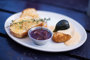 Garlic Bread with Camembert