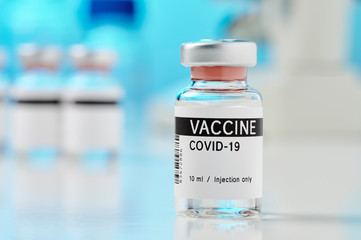 Covid-19 Impfstoff. Ampulle mit Impfstoff dosis.