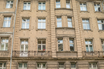 Haus mit Einschusslöchern in Berlin