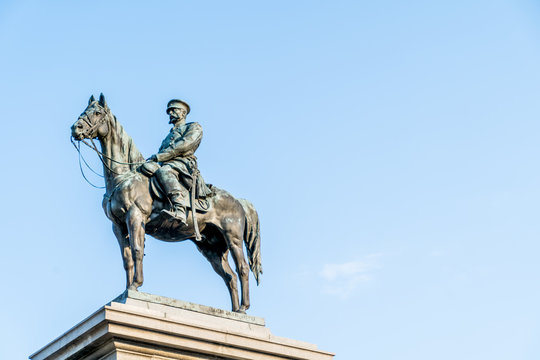 Estatua ecuestre en Sofía. Bulgaria. Monumento al Zar libertador