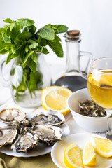 oysters with lemon