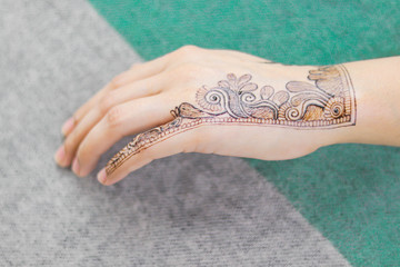 beautiful new henna design on back hand