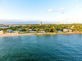 Fototapeta premium Cityscape of Ft. Lauderdale, Florida showing the beach and the city